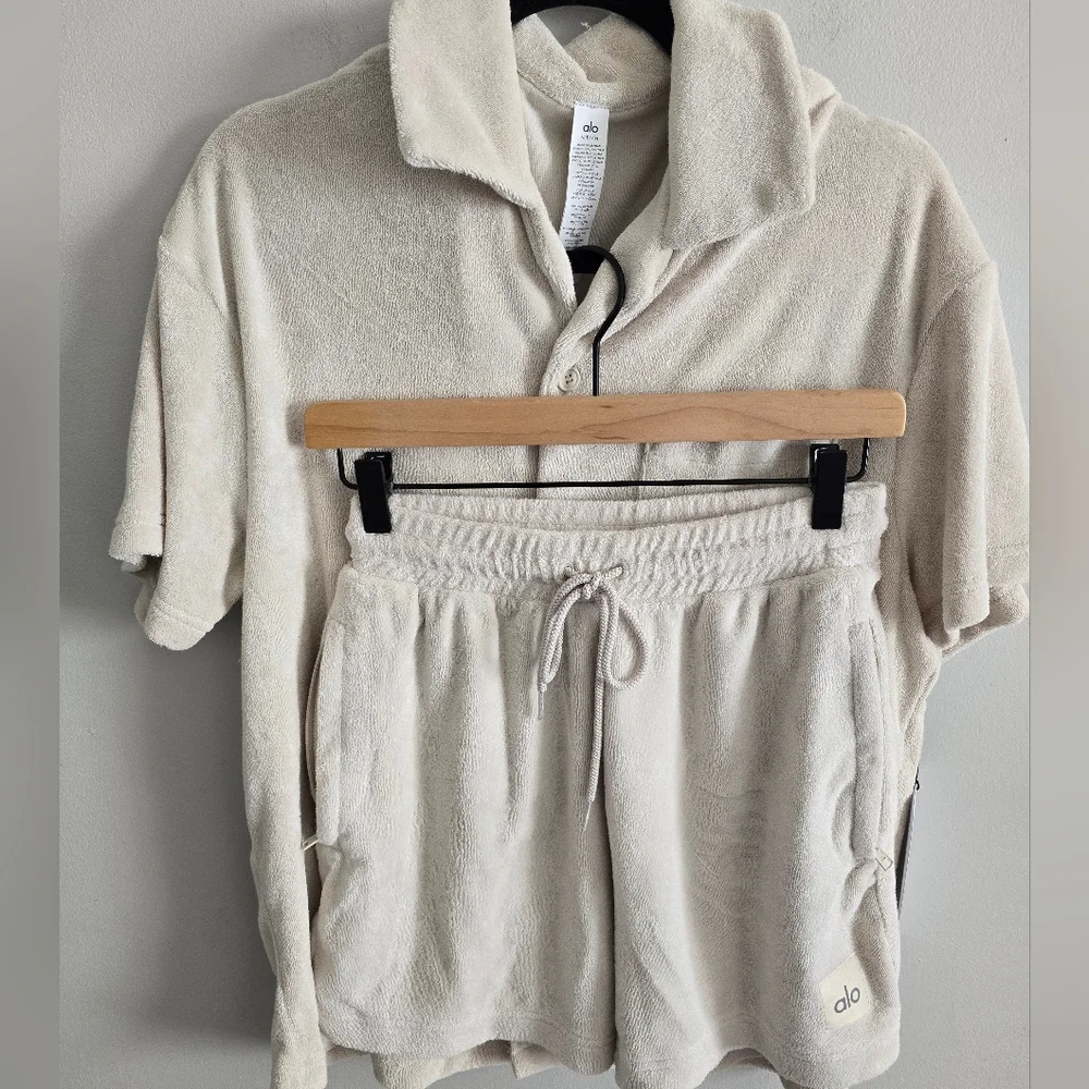 NWT Alo Yoga Coastal Terry Shirt and Short Set Bone Small - Picture 8 of 10